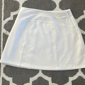 Cute skirt by Hunter.